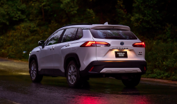Corolla Cross 1.8 (MID)