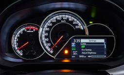 
										YARIS GLI MT (1.3 L) full									