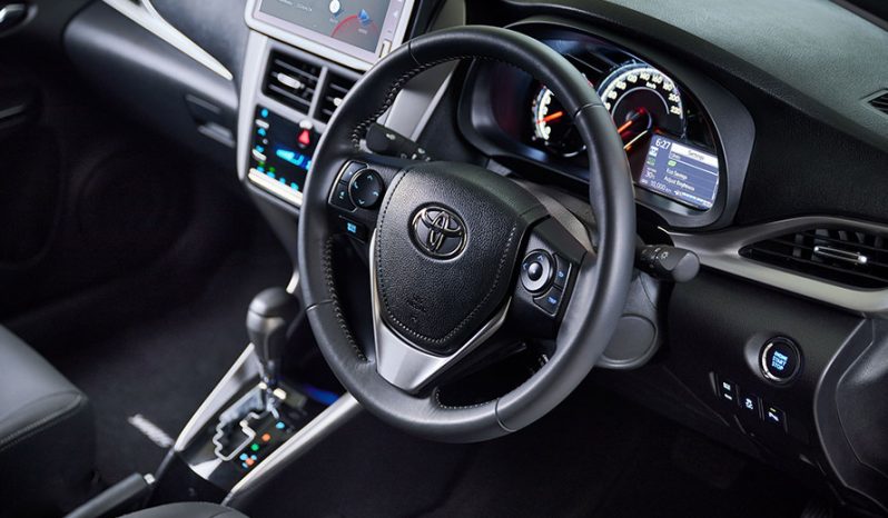 
								YARIS GLI MT (1.3 L) full									