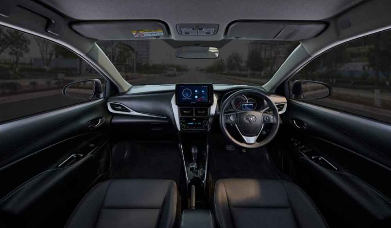
								YARIS GLI MT (1.3 L) full									