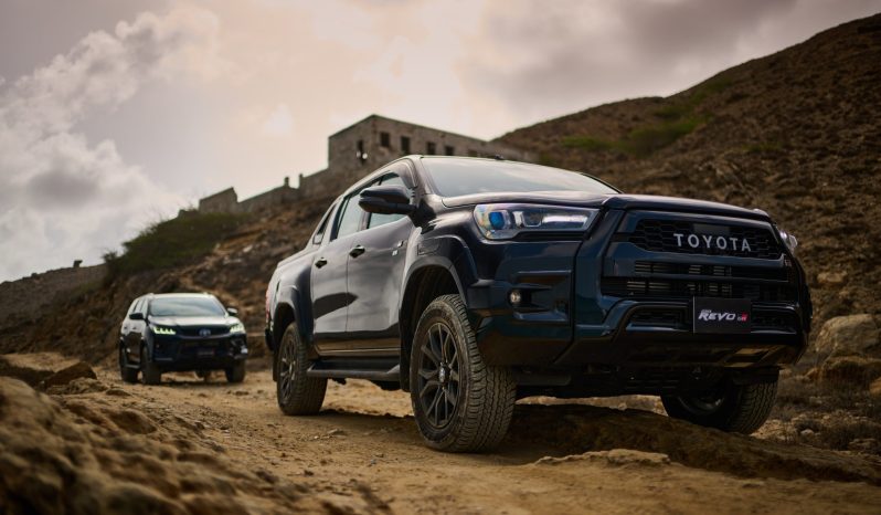 
								Hilux Revo 4×4 GR-S (2.8 L Diesel) full									