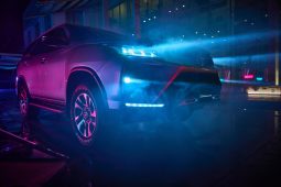 
										Fortuner 4×4 A/T -Σ4 (2. 8 L Diesel ) full									