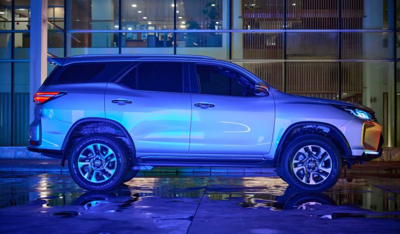 
								Fortuner 4×4 A/T -Σ4 (2. 8 L Diesel ) full									