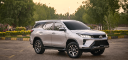 Fortuner Legender 4×4 A/T (2. 8 L Diesel )