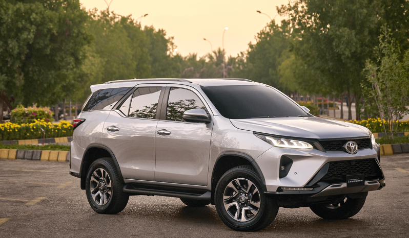 
								Fortuner 4×4 A/T -Σ4 (2. 8 L Diesel ) full									