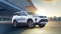 Fortuner Legender 4×4 A/T (2. 8 L Diesel )