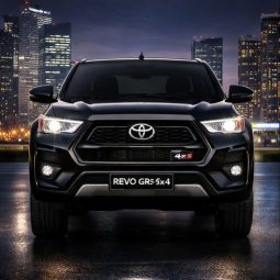 Revo 4×4 GR-S (2.8 L Diesel)