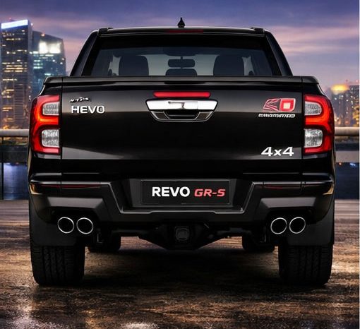 
								Revo 4×4 GR-S (2.8 L Diesel) full									