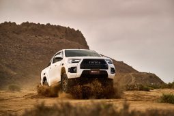 
										Hilux Revo 4×4 GR-S (2.8 L Diesel) full									